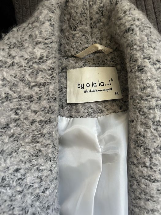 Стильна шерстяна накидка