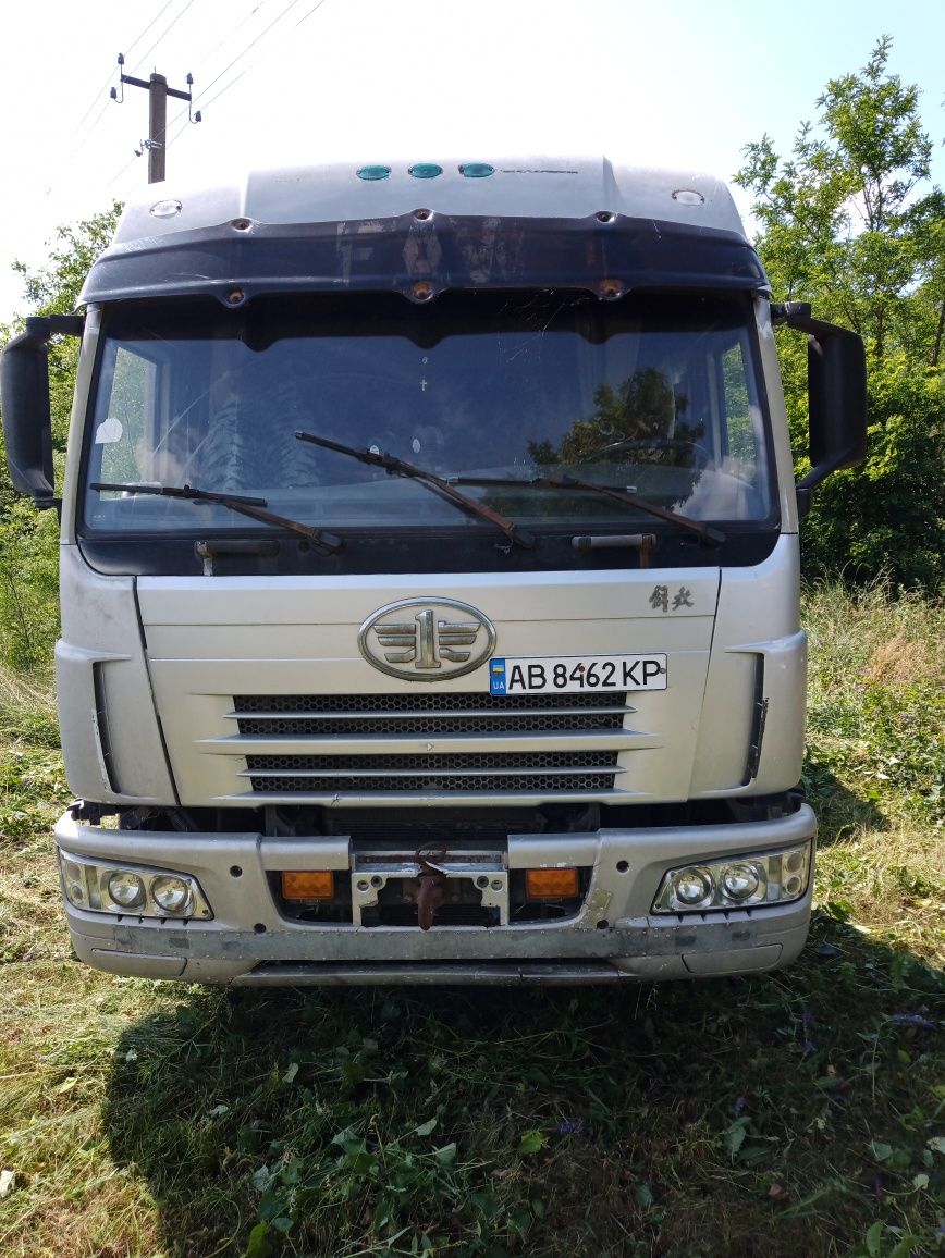 Продам тягач з причепом,