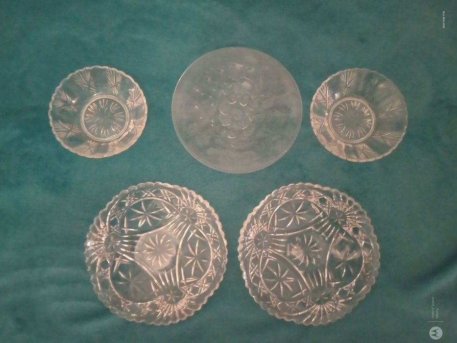 Sprzedam zestaw talerzyków, 2 szt. małych półmisków i 4 szt. salaterek