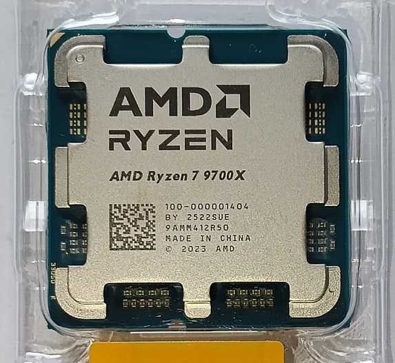 AMD Ryzen 9700X новий