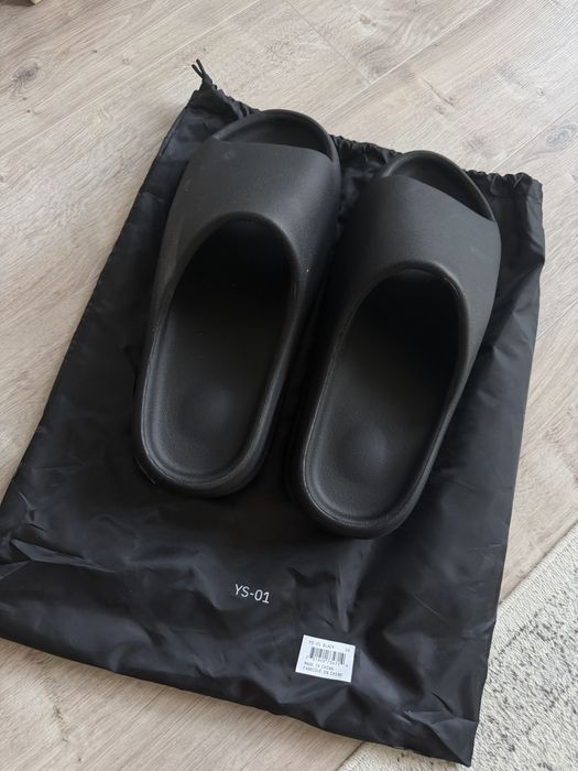 Klapki Yeezy slide 14