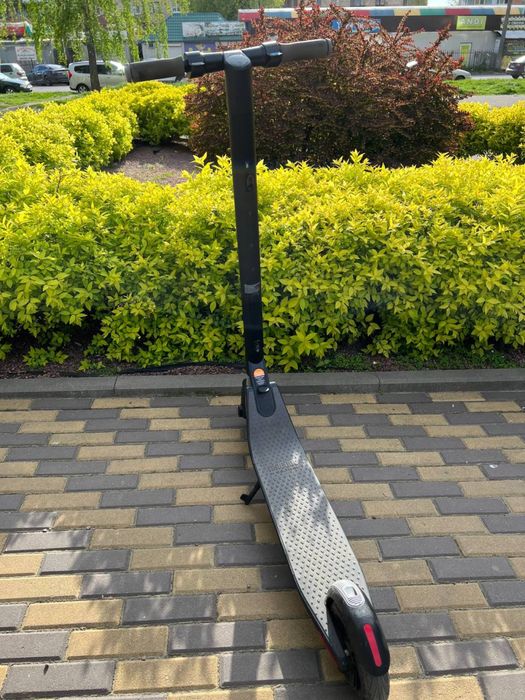 Електросамокат Ninebot es1