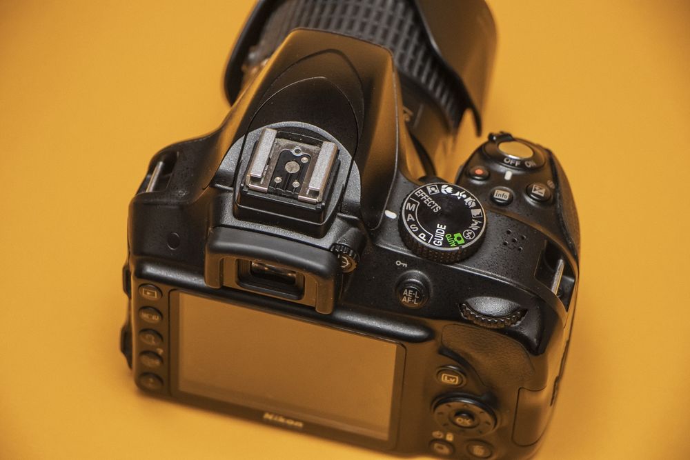 Продам камеру Nikon d3300 kit 18-55 + ПОДАРУНОК