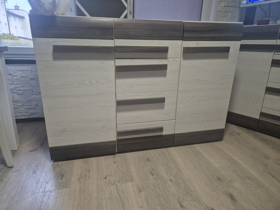 Sprzedam komodę w b.d stanie