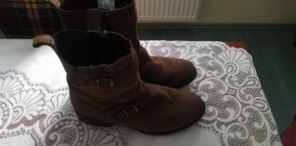 Zamszowe botki Clarks, skóra, jak nowe, rozmiar 39