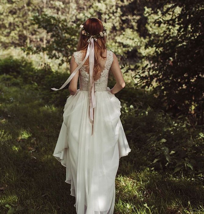 Suknia ślubna muślinowa z koronką