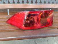 Honda Accord VII 7 gen lampa lewa w błotnik tylna sedan przedlift