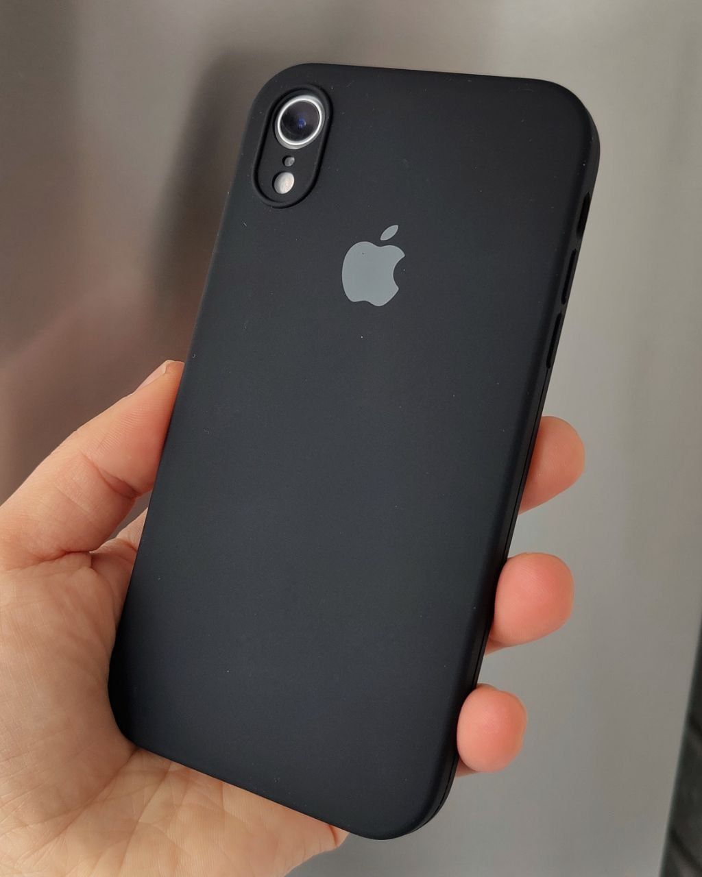 Чехол квадратный Silicone Case на iPhone XR. Прямые грани