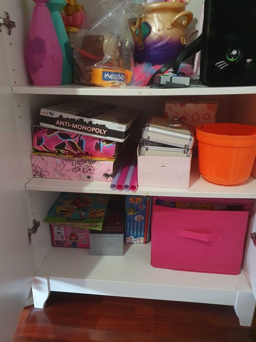 Roupeiro do IKEA para criança