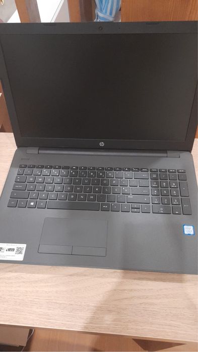 Portátil HP i5 8GB Novo