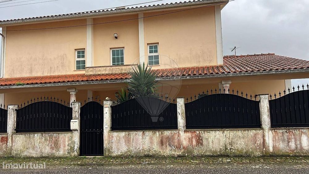 Moradia T4 para venda