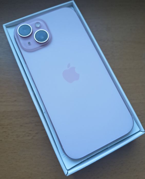Apple iPhone 15 (Różowy) – 128 GB – Stan Bardzo Dobry