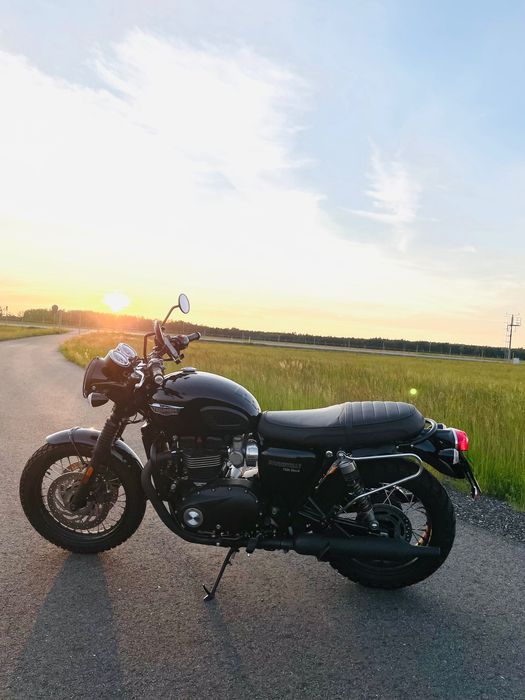 Triumph Bonneville T120 Motocykl Cafe racer Stan Igła