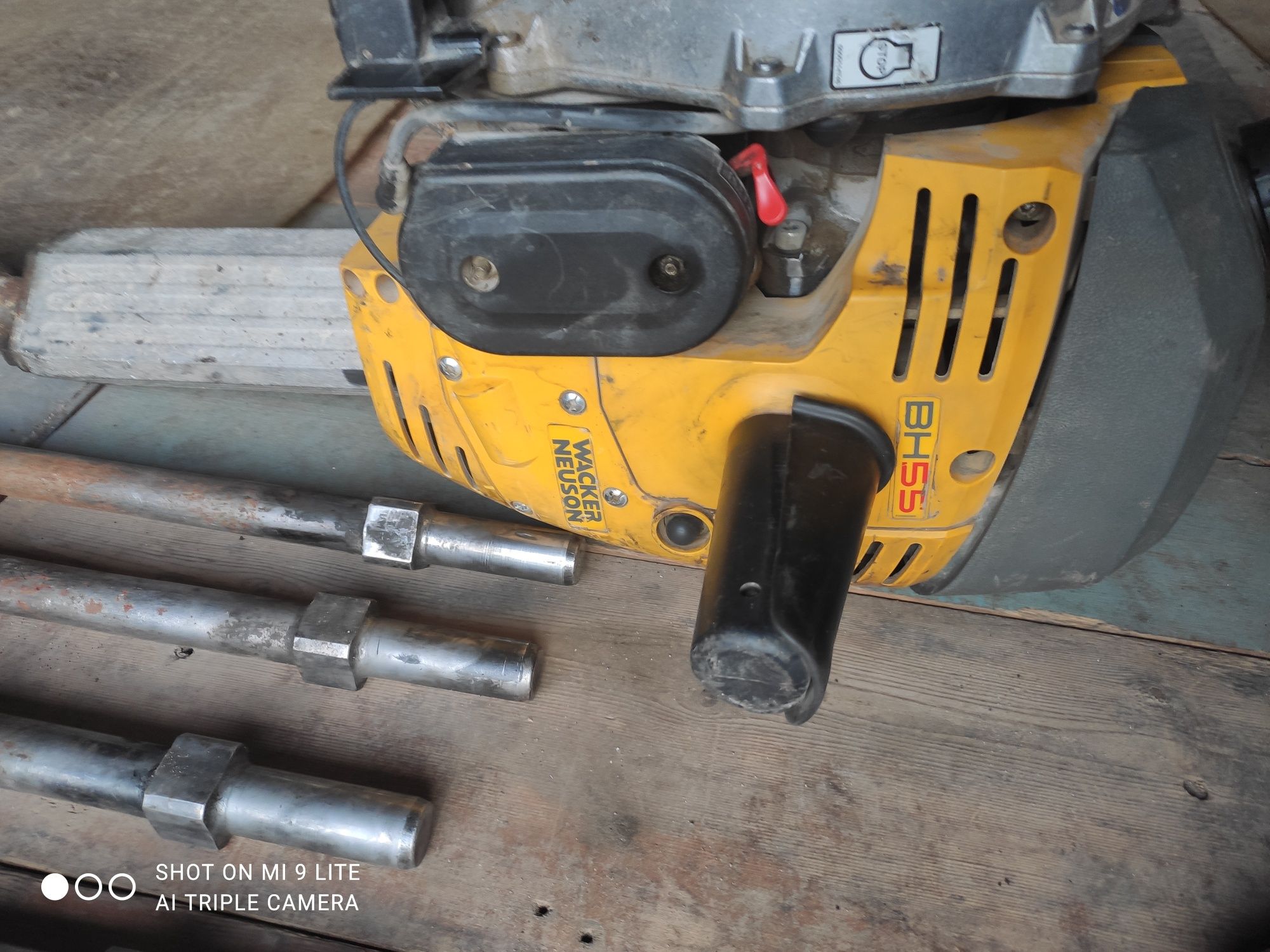 Бензиновый отбойный молоток Wacker Neuson BH 55