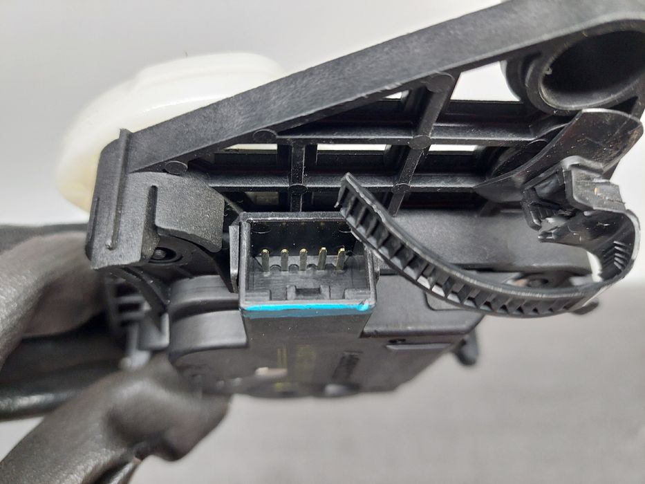 Motor da comporta da sofagem KIA Rio III (UB)