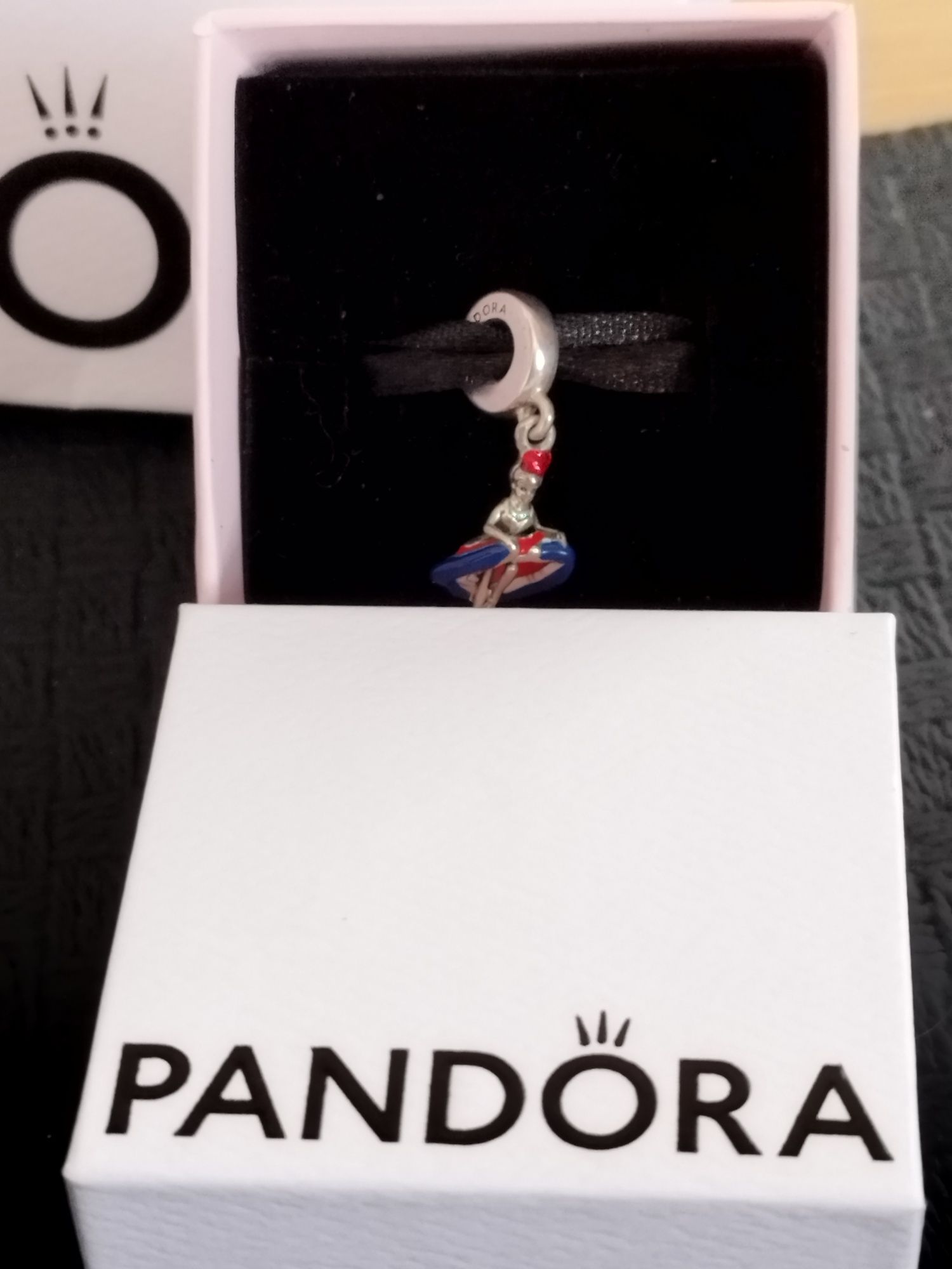 Charms Pandora Paris tancerka Moulin Rouge