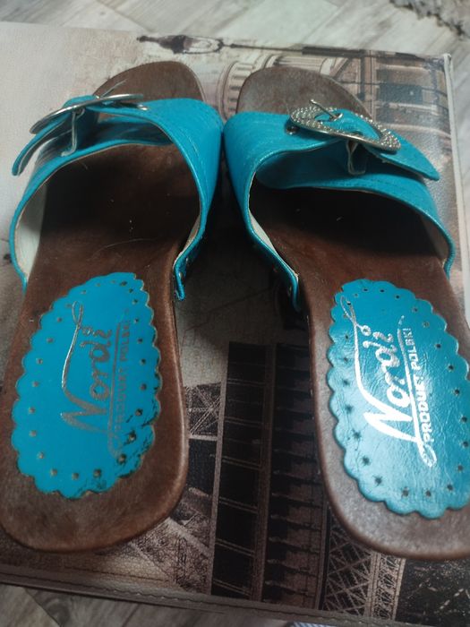 Buty drewniane na obcasie 36