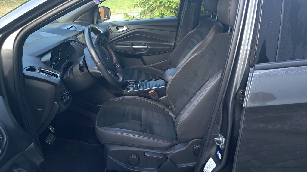 Ford Kuga 1.5 Ecoboost ST Line