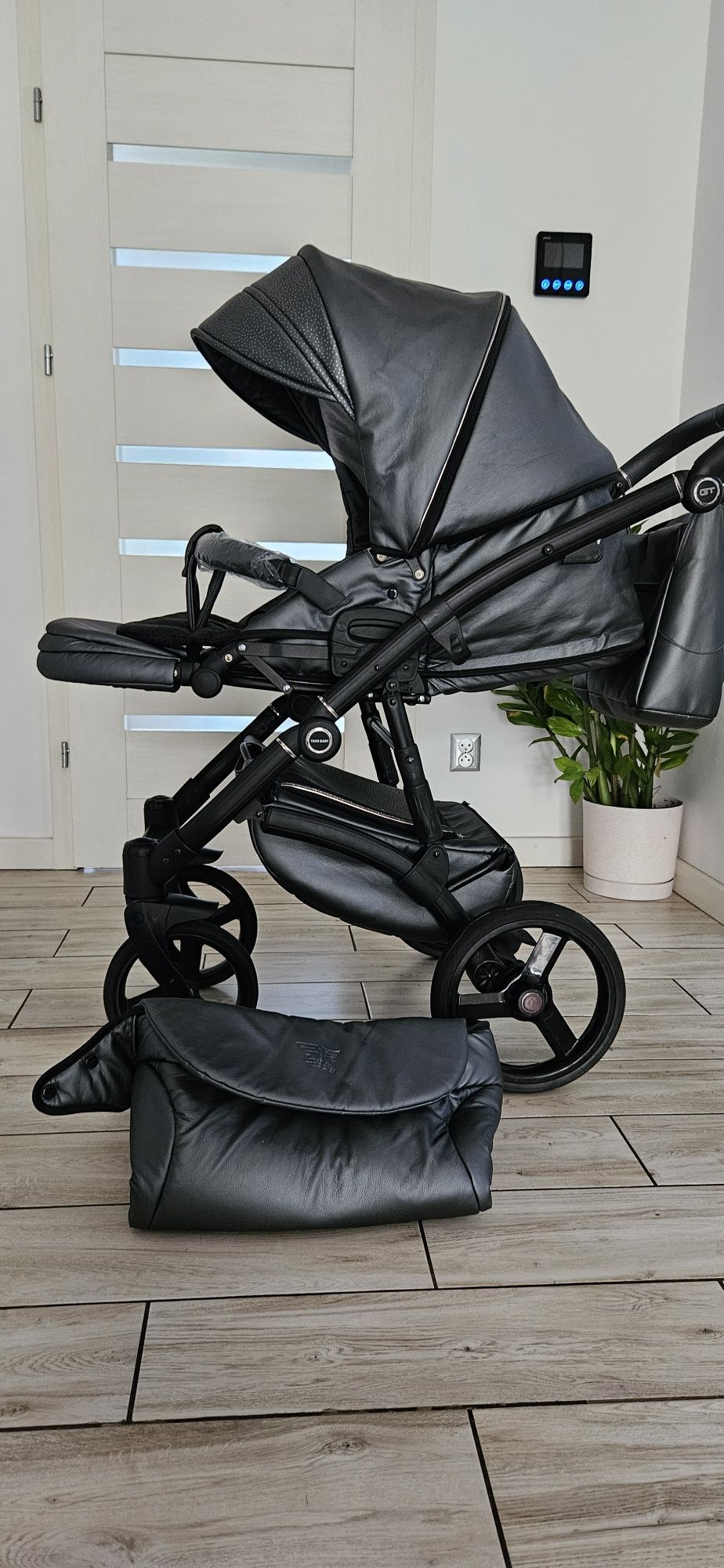 Wózek Tako Laret Premium Gt w wersji 2w1 lub 4w1 z Cybex I bazą samoch