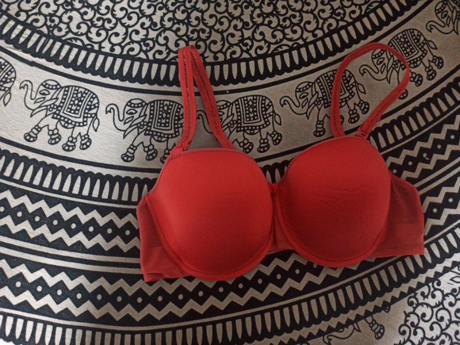 Жіночий бюстгальтер