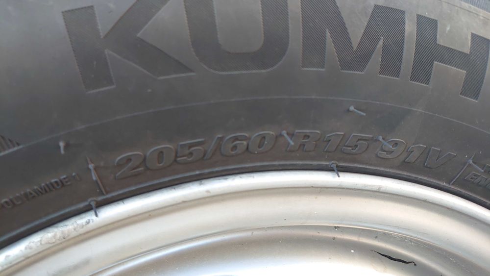 Pneus 205/60/15 Excelentes