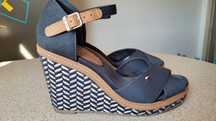 Sandały na koturnie Tommy Hilfiger r.37