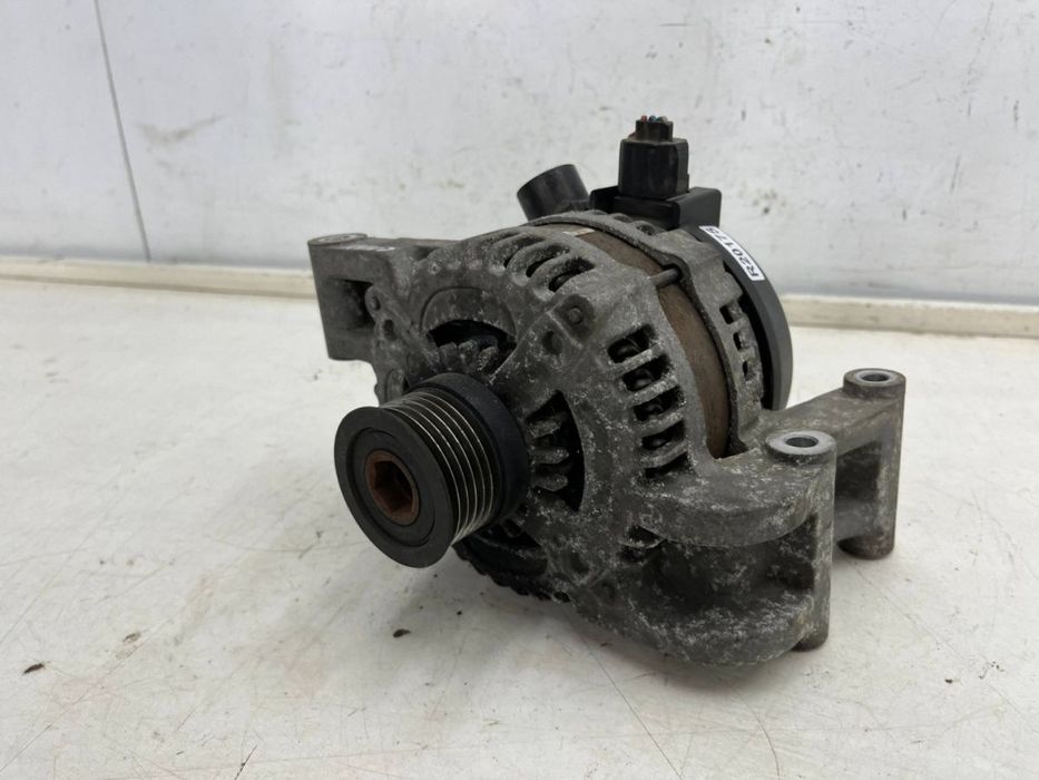 Alternator Volvo C30 S40 V50 Ford C-max MK1 Focus MK2 1.8b 2.0b benzyna 3m5t-10300-vc 104210-3762