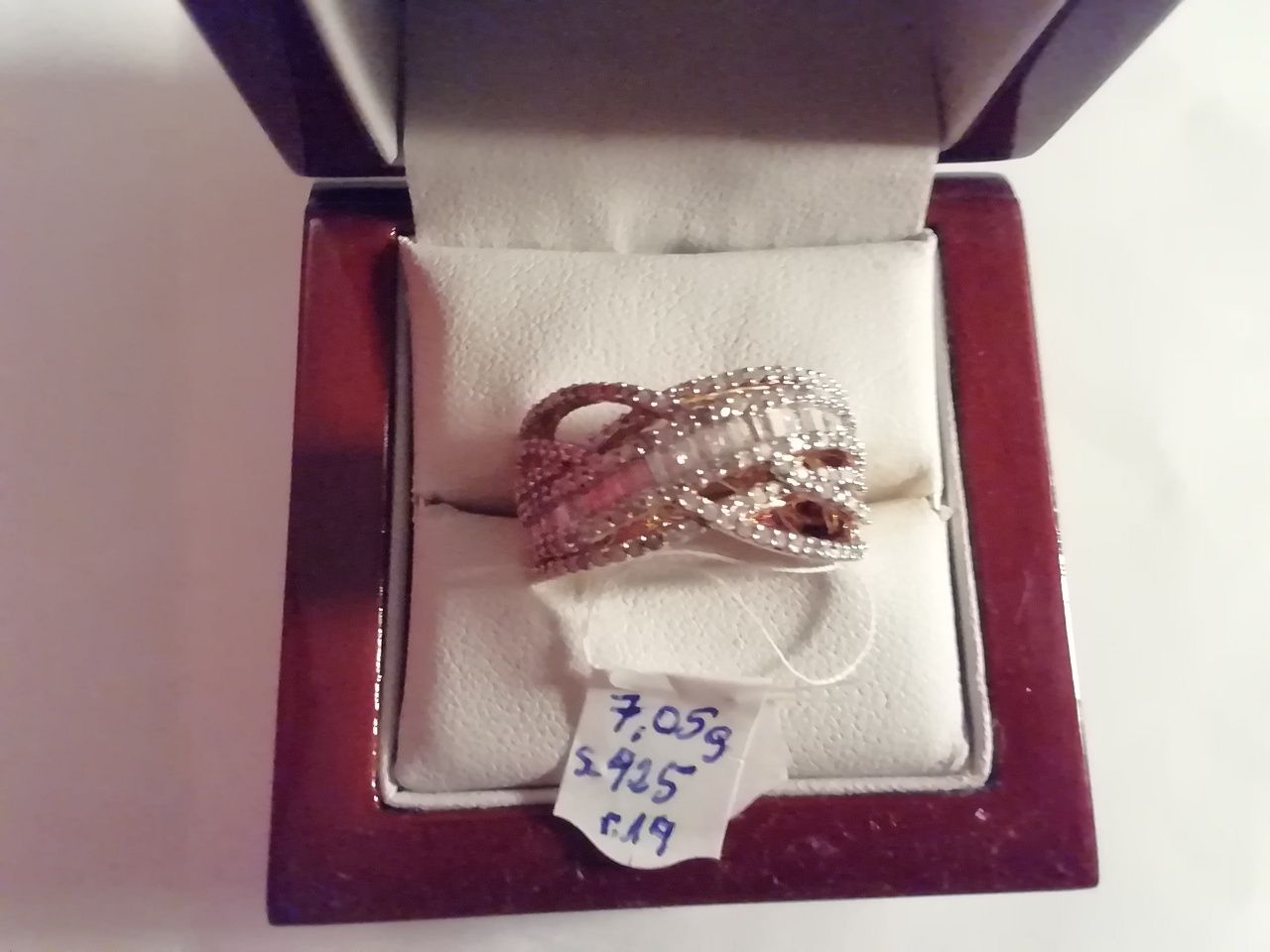 Pierścionek srebrny pr. 925 pozłacany z diamentami 1,56 ct. rozm. 19