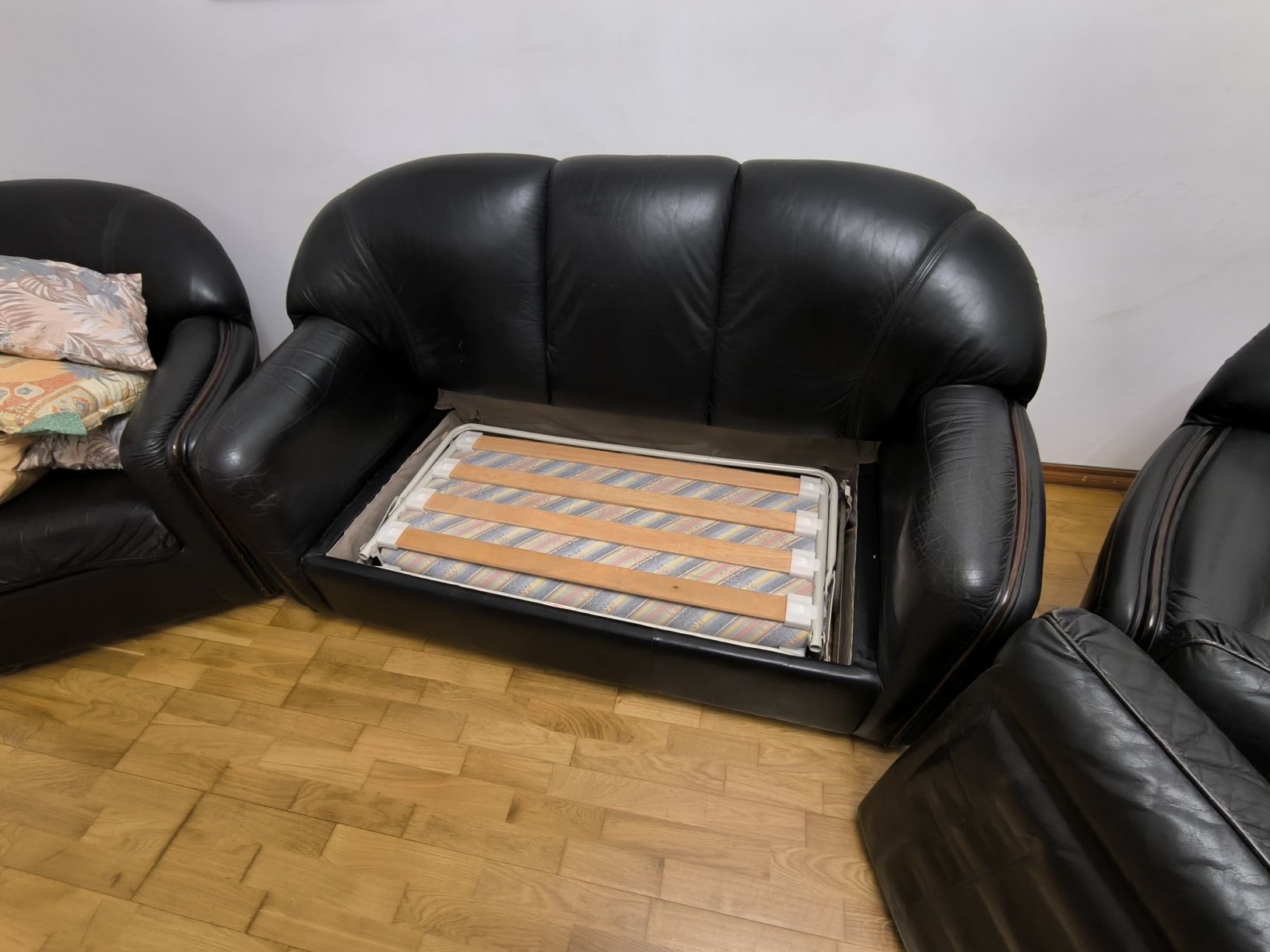 Conjunto de Sofás em Pele