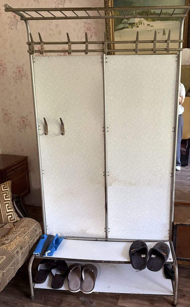 Отдам прихожую самовывоз