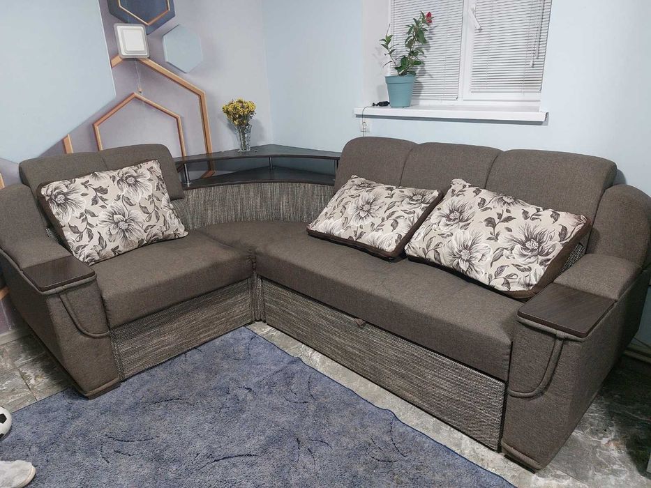 Великий кутовий диван