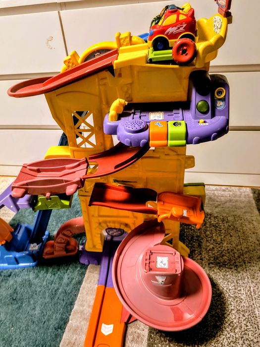 Wysoki Tor wyścigowy duży  auta interaktywne