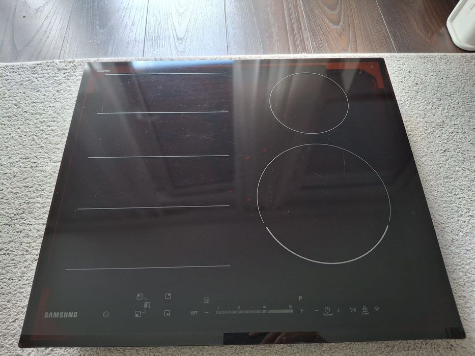 Płyta indukcyjna Samsung NZ64N7757GK prawie jak nowa!
