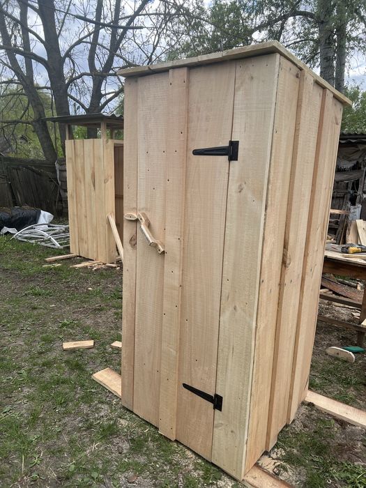 Продам дерев'яний туалет