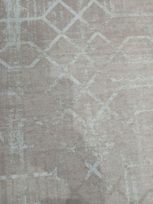 Carpete bege e branca