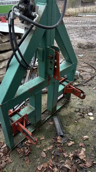 Ładowacz/podnośnik big bag do rozsiewacza