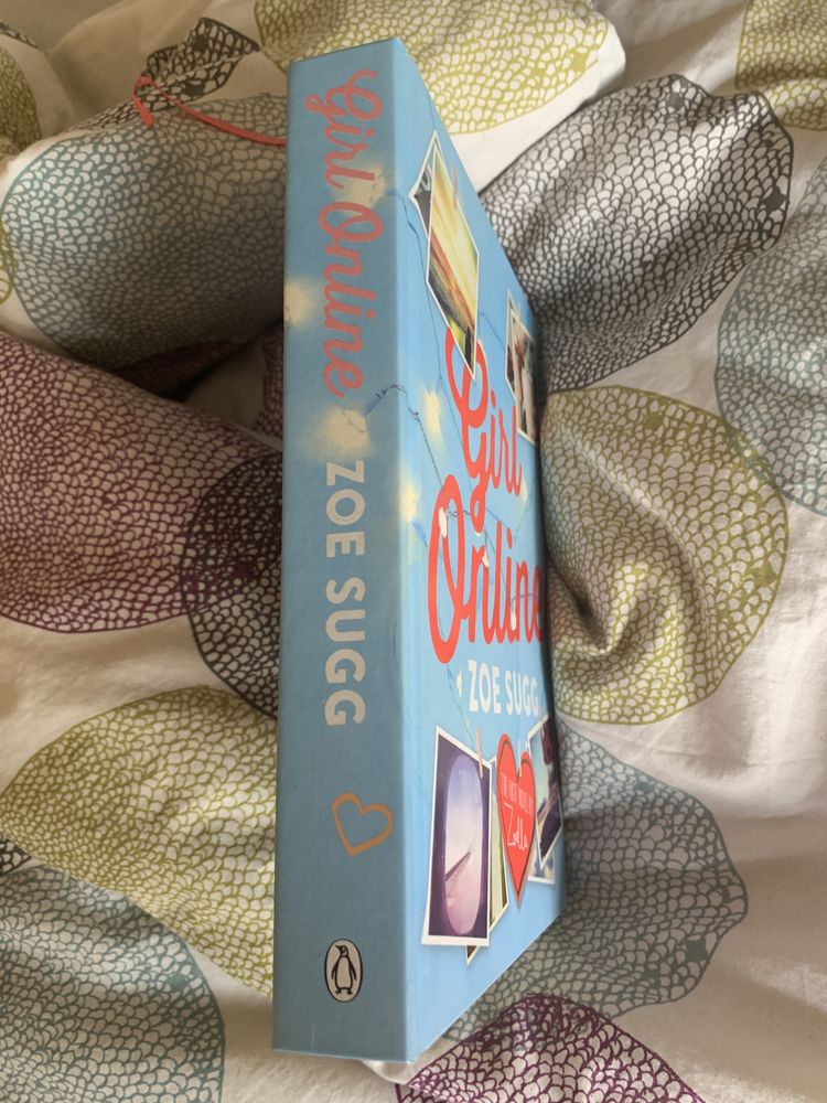 Livro Girl Online de Zoella em inglês