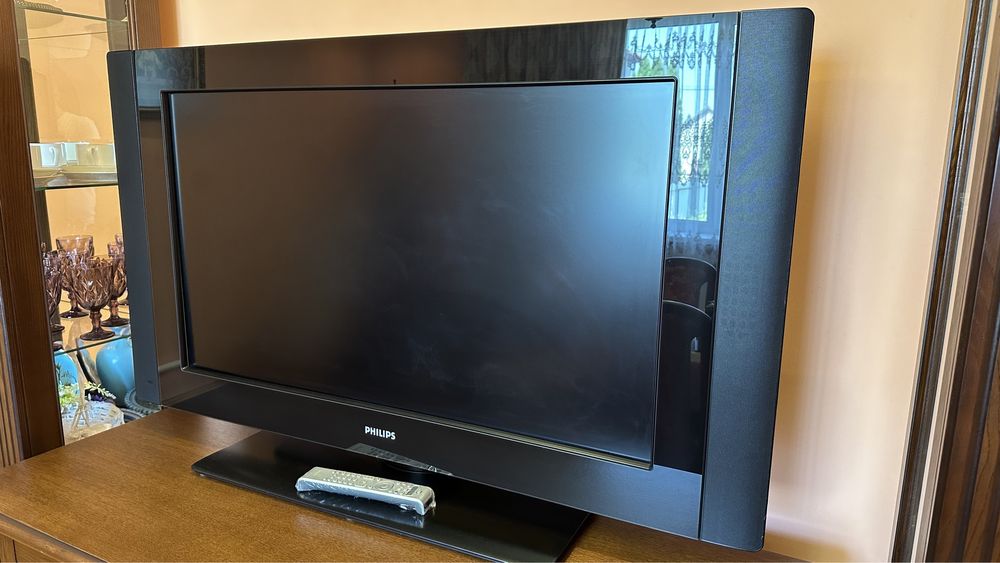 Широкоэкранный плоский Телевизор Philips Cineos 42 дюйма