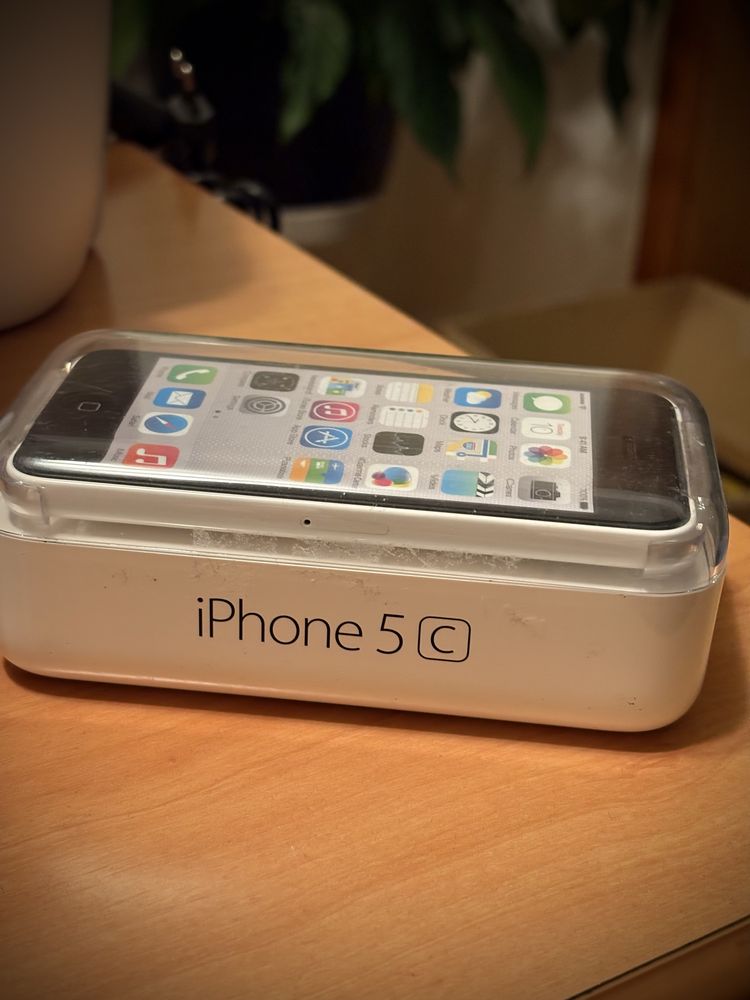 iPhone 5C 16 Gb novo
