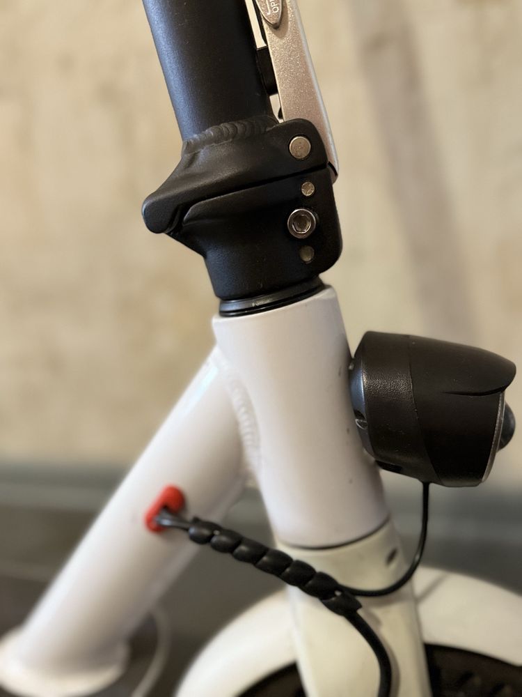 Електросамокат Like.Bike One white (заміна батареї)