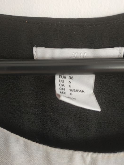 Sukienka  S H&M ciekawy wzór