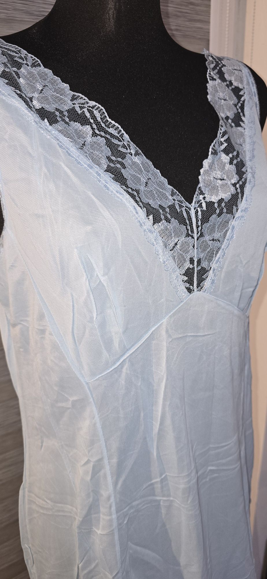 Elegancka Jasnobłękitna Halka Na Szerokich Ramiączkach Roz. 5XL/50/22