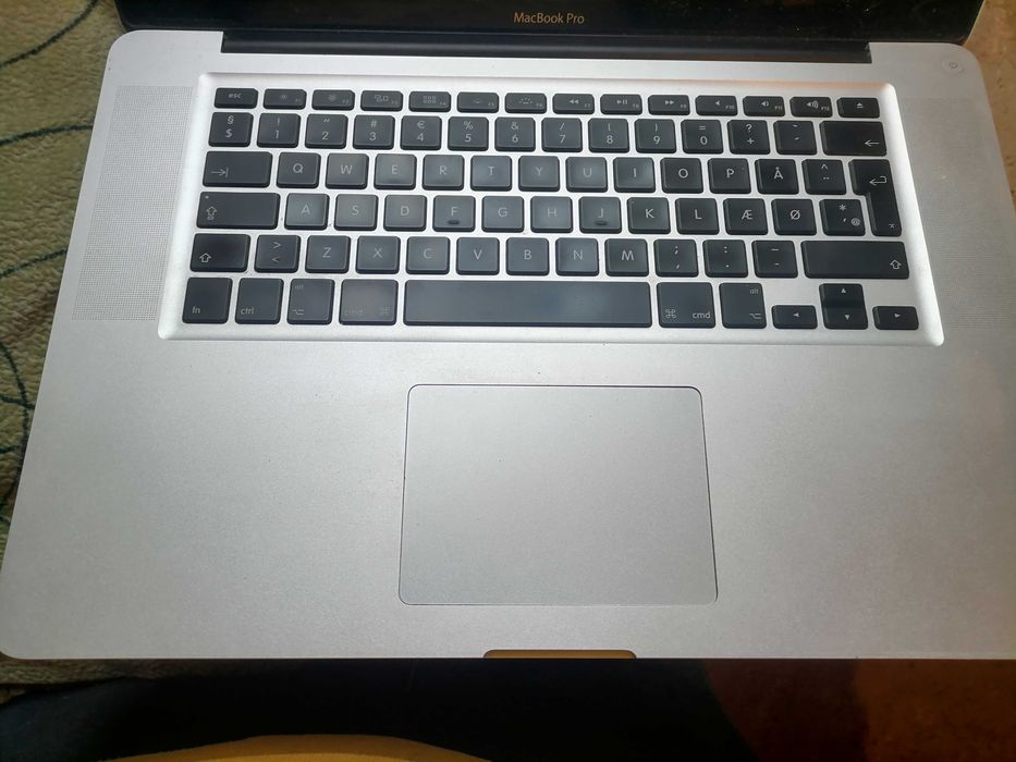 Макбук про проц і5 на запчастини 2010 року