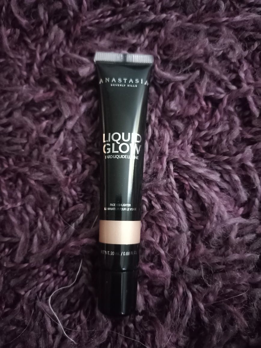 Anastasia beverly hills liquid glow rozświetlacz