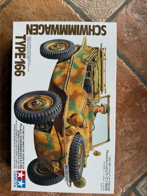 TAMIYA 35224 Pkw.K2s Schwimmwagen Typ 166 z dodatkami