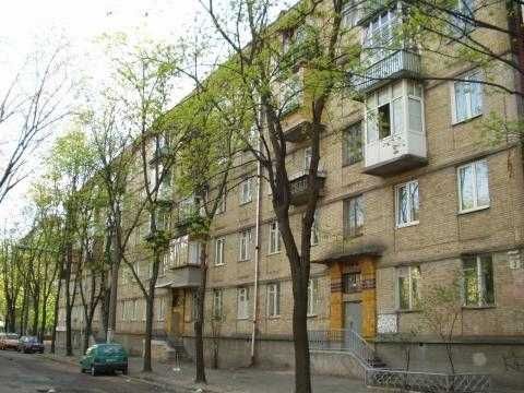 Продам долю в квартире, всего 7,65 кв.м., Соломенский  район