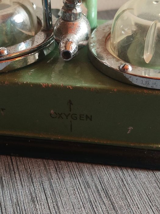 Fole Oxford Bellows (1953).
Desenvolvido pelos departamentos de aneste