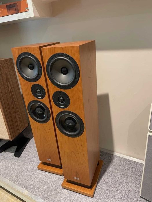 Proac Response DT8