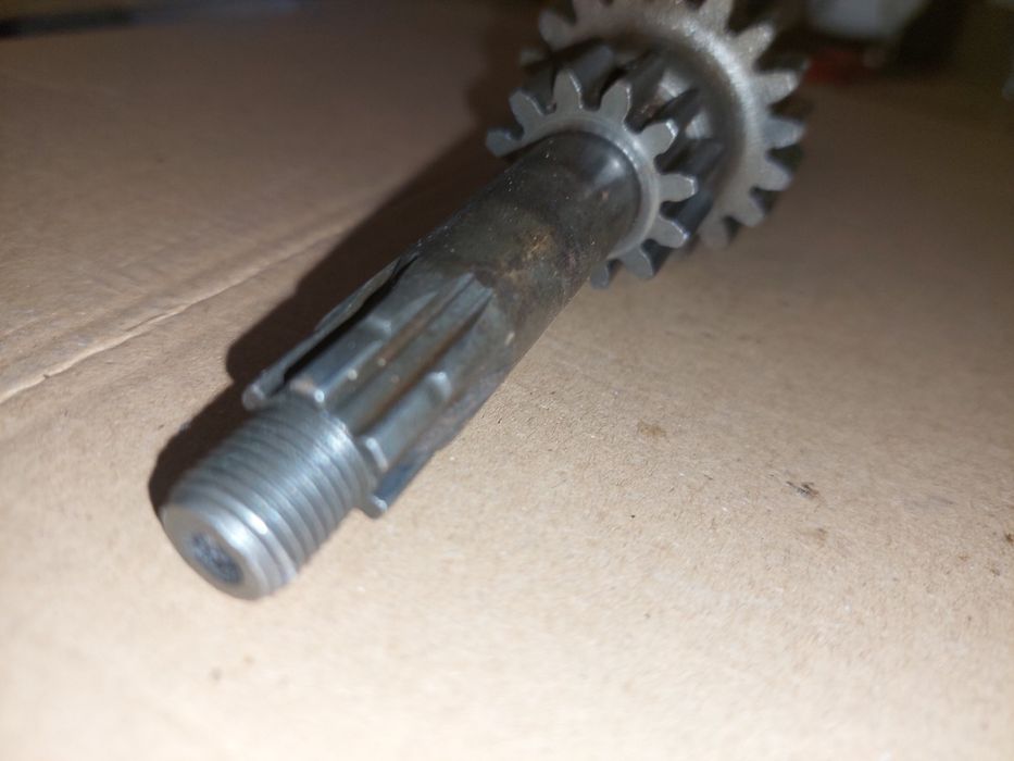 Walek zdawczy skrzynia biegów ddr mz 250 etz itp