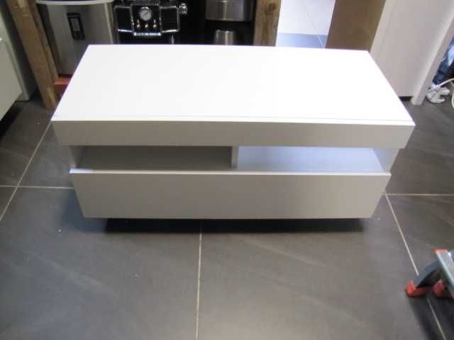 Szafka na buty otwierana 4 półki biała